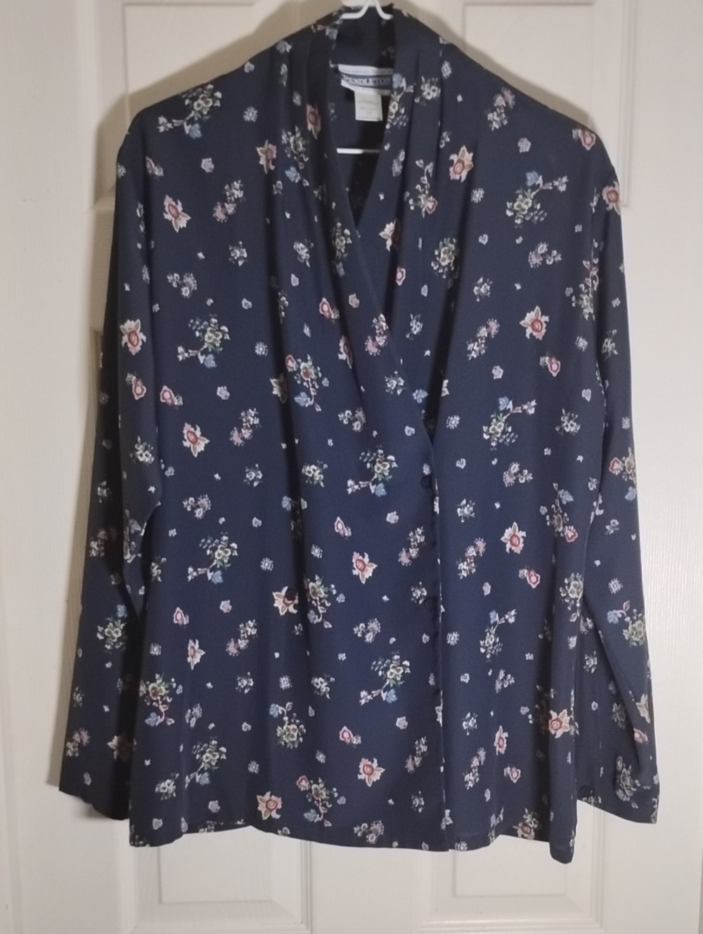 Floral Shacket/Blouse Off Set buttons Long Sleeve Pendleton Classic